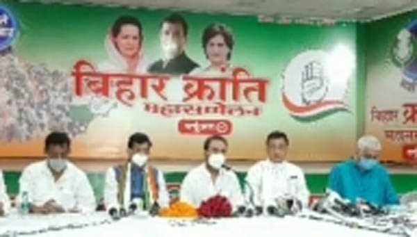 मोदी, नीतीश कसम किसानों की खाते हैं और दोस्ती पूंजीपतियों से निभाते हैं : सुरजेवाला मोदी, नीतीश कसम किसानों की खाते हैं और दोस्ती पूंजीपतियों से निभाते हैं : सुरजेवाला